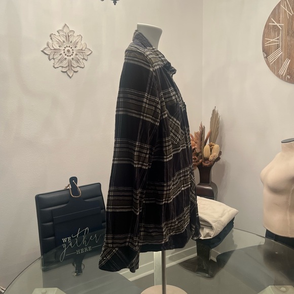 Natural reflections, button up shirt, size extra large - Picture 4 of 5